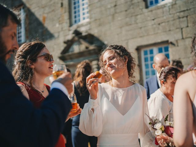 Le mariage de Romain et Clara à Plonévez-Porzay, Finistère 143