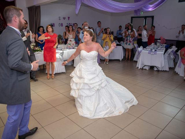 Le mariage de Valentin et Stéphanie à Pléaux, Cantal 2