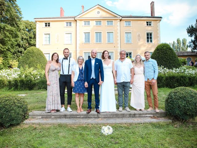 Le mariage de Anthony et Lucie à Saint-Didier-sur-Chalaronne, Ain 17