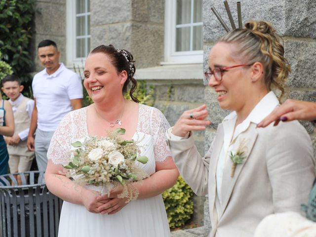 Le mariage de Elodie et Aurélie à Plouigneau, Finistère 6