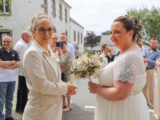 Le mariage de Elodie et Aurélie à Plouigneau, Finistère 10