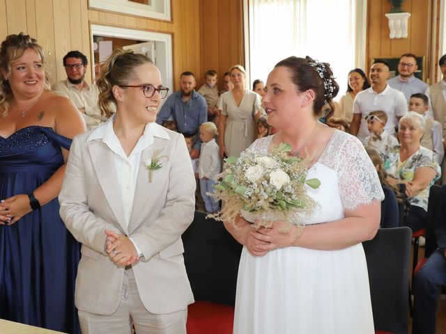 Le mariage de Elodie et Aurélie à Plouigneau, Finistère 13