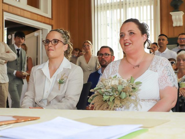 Le mariage de Elodie et Aurélie à Plouigneau, Finistère 14