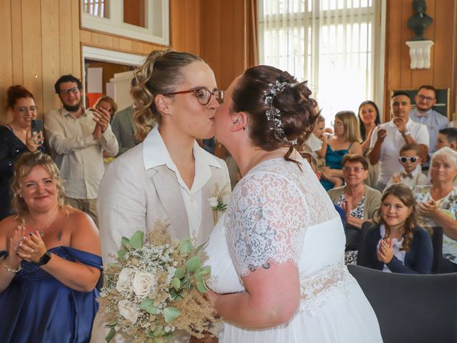 Le mariage de Elodie et Aurélie à Plouigneau, Finistère 17