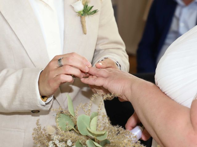 Le mariage de Elodie et Aurélie à Plouigneau, Finistère 18