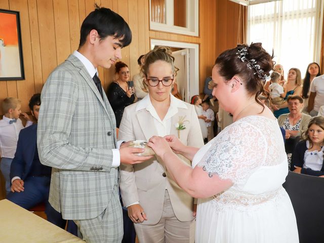 Le mariage de Elodie et Aurélie à Plouigneau, Finistère 19