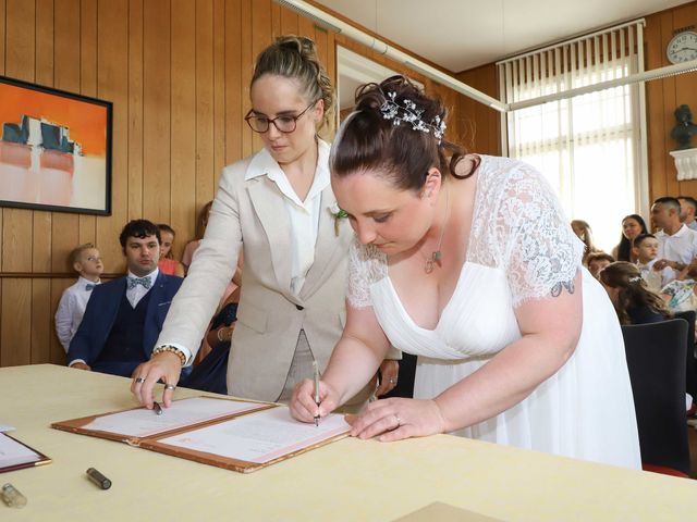 Le mariage de Elodie et Aurélie à Plouigneau, Finistère 24