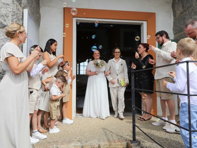 Le mariage de Elodie et Aurélie à Plouigneau, Finistère 25