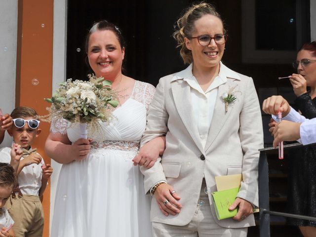 Le mariage de Elodie et Aurélie à Plouigneau, Finistère 27