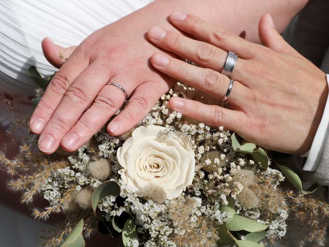 Le mariage de Elodie et Aurélie à Plouigneau, Finistère 33