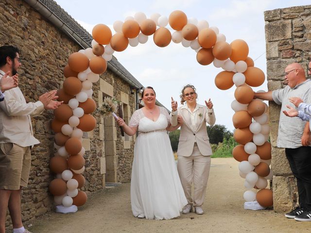 Le mariage de Elodie et Aurélie à Plouigneau, Finistère 39