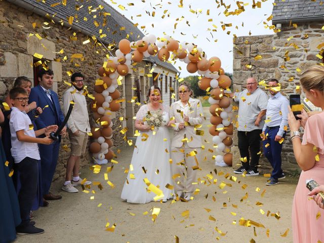 Le mariage de Elodie et Aurélie à Plouigneau, Finistère 40