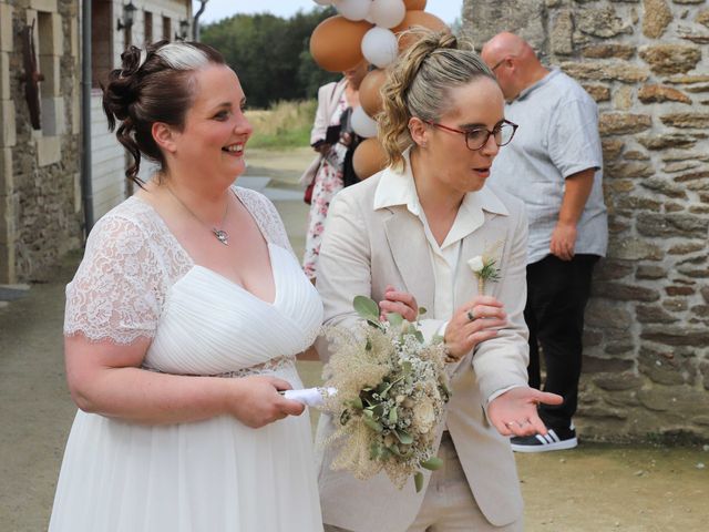 Le mariage de Elodie et Aurélie à Plouigneau, Finistère 41