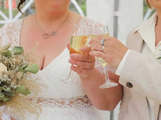 Le mariage de Elodie et Aurélie à Plouigneau, Finistère 46