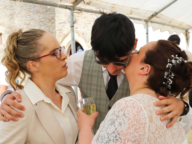 Le mariage de Elodie et Aurélie à Plouigneau, Finistère 47