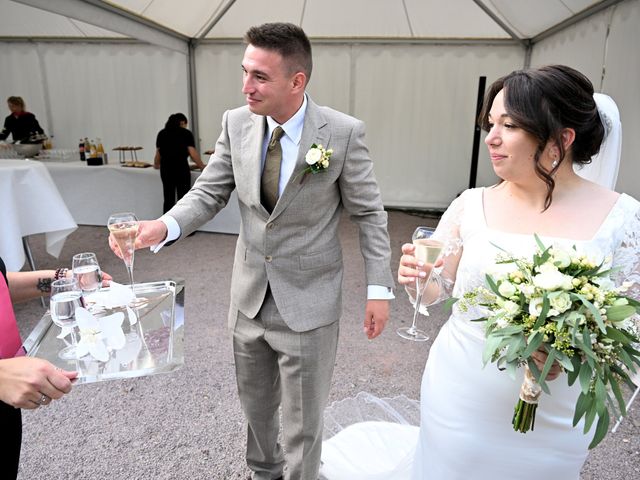 Le mariage de Lucas et Johanna à Niederhaslach, Bas Rhin 13