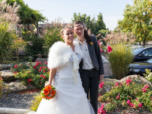 Le mariage de Cécile et Élodie à La Séguinière, Maine et Loire 21