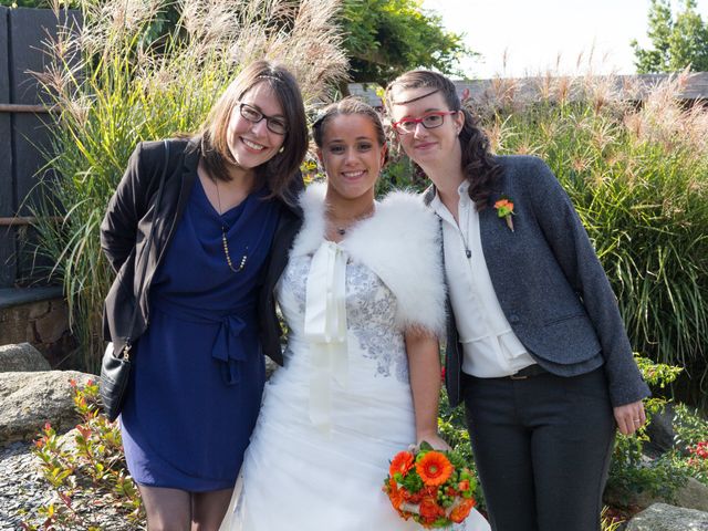 Le mariage de Cécile et Élodie à La Séguinière, Maine et Loire 22