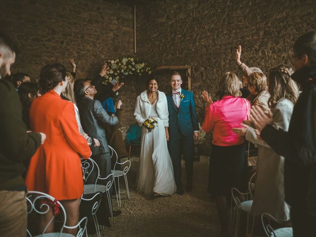 Le mariage de Aubin et Shahina à Savigny, Rhône 33