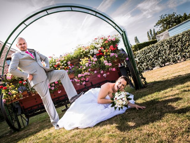 Le mariage de Eric et Aurélie à Wormhout, Nord 13