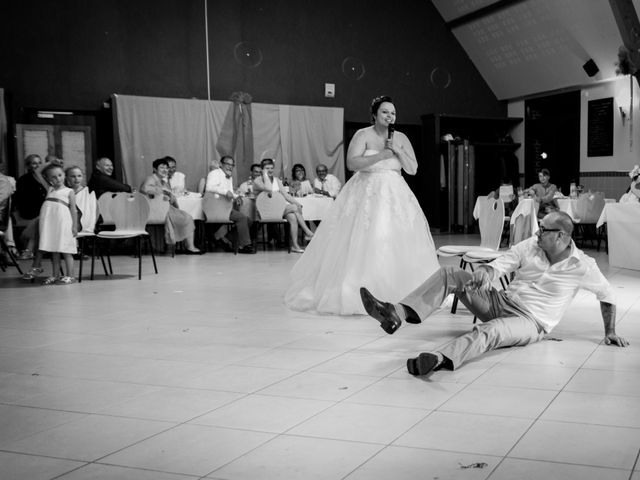 Le mariage de Eric et Aurélie à Wormhout, Nord 23