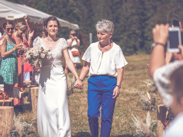 Le mariage de Clément et Juliette à Chapelle-des-Bois, Doubs 15