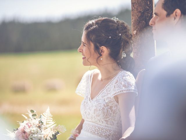 Le mariage de Clément et Juliette à Chapelle-des-Bois, Doubs 16