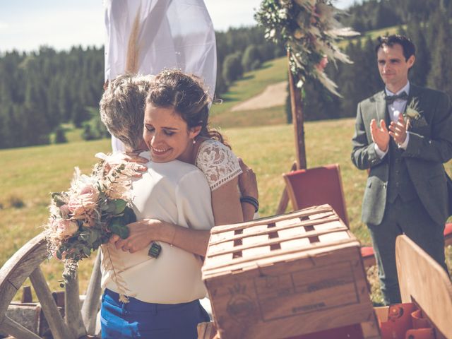 Le mariage de Clément et Juliette à Chapelle-des-Bois, Doubs 20