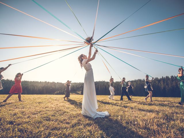 Le mariage de Clément et Juliette à Chapelle-des-Bois, Doubs 28