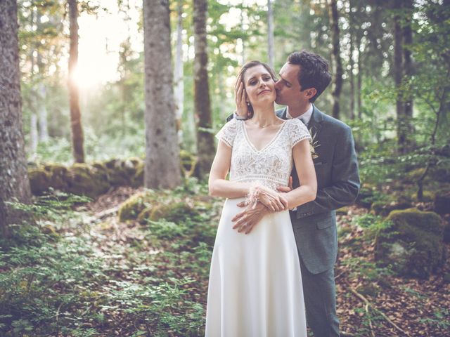 Le mariage de Clément et Juliette à Chapelle-des-Bois, Doubs 29