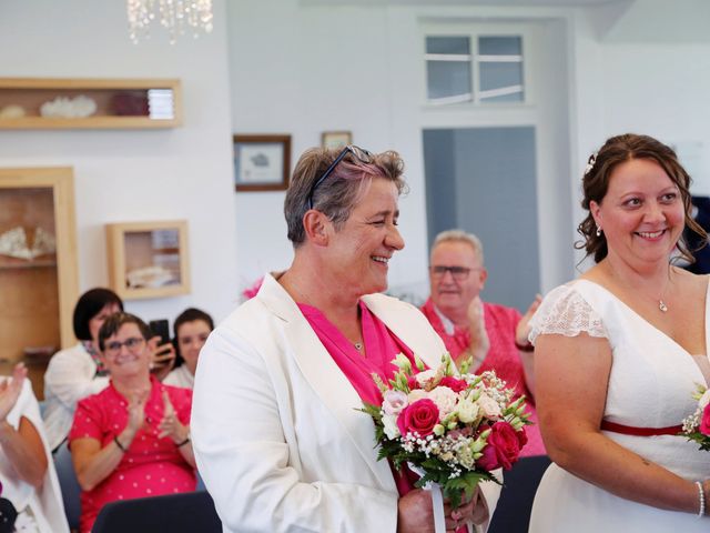 Le mariage de Christelle et Céline à Andeville, Oise 18