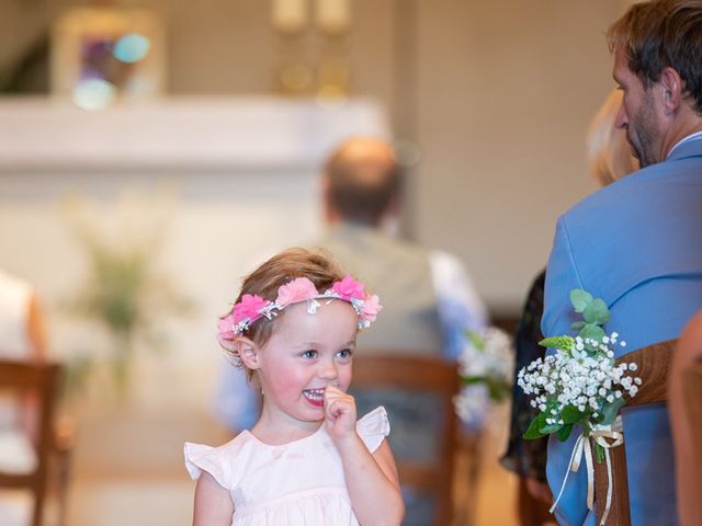 Le mariage de Antoine et Perrine à Blaye, Gironde 3