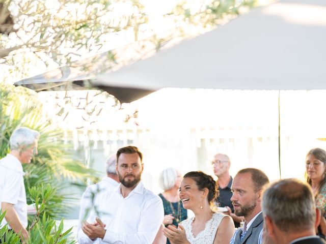 Le mariage de Antoine et Perrine à Blaye, Gironde 35