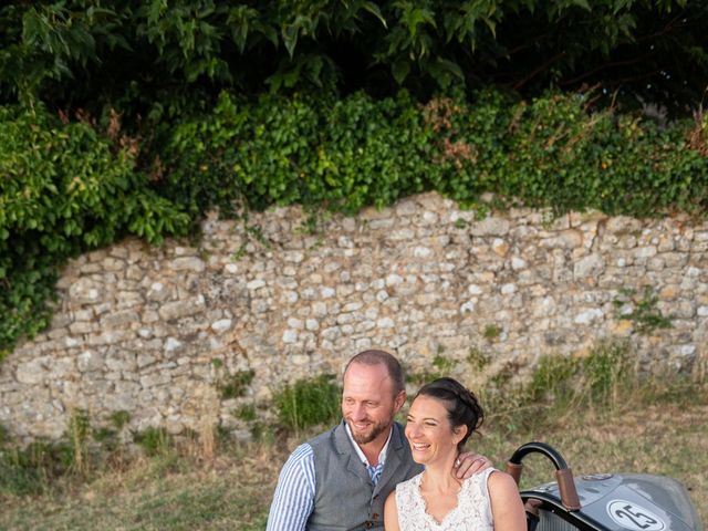 Le mariage de Antoine et Perrine à Blaye, Gironde 46