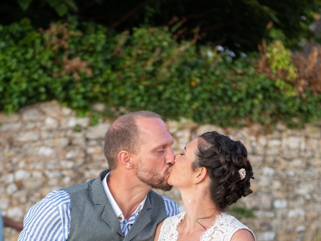 Le mariage de Antoine et Perrine à Blaye, Gironde 47