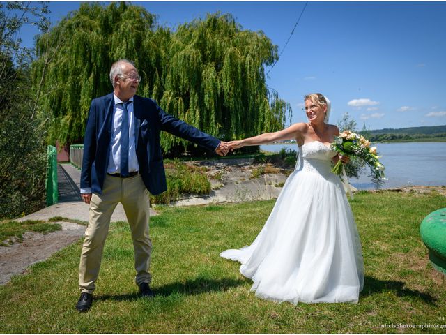 Le mariage de Anthony et Élise à Quillebeuf-sur-Seine, Eure 14