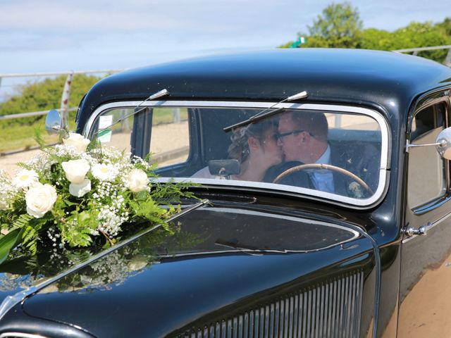 Le mariage de Cédric et Elodie à Manéhouville, Seine-Maritime 9