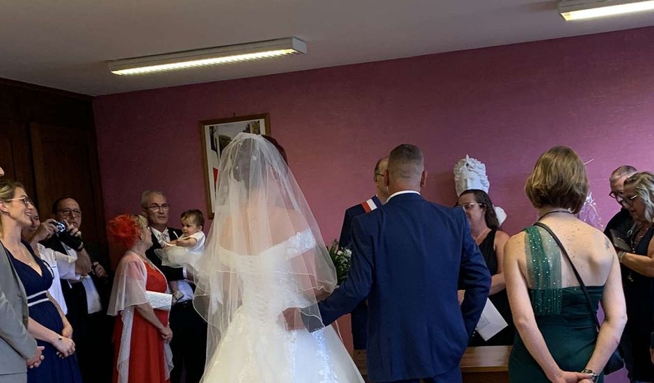 Le mariage de Mickaël et Mathilde  à Padoux, Vosges