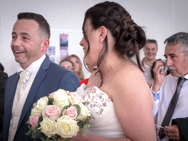 Le mariage de Franck et Laura à Pugey, Doubs 7