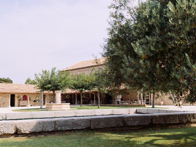 Le mariage de Olivia et Nizar à Grignan, Drôme 1