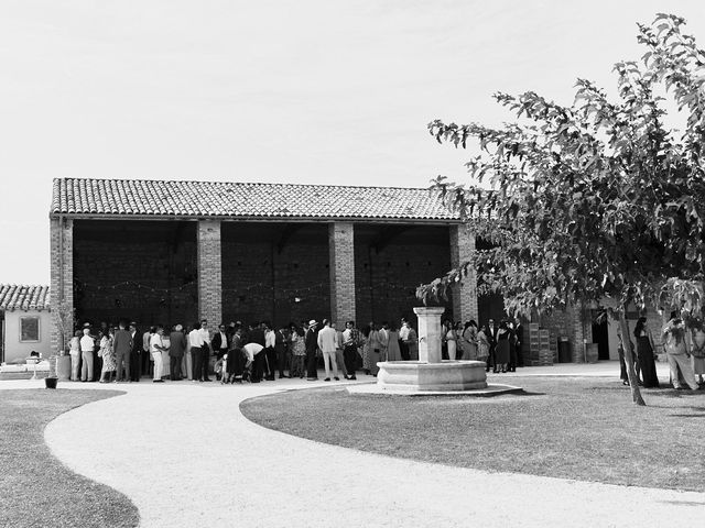 Le mariage de Olivia et Nizar à Grignan, Drôme 24