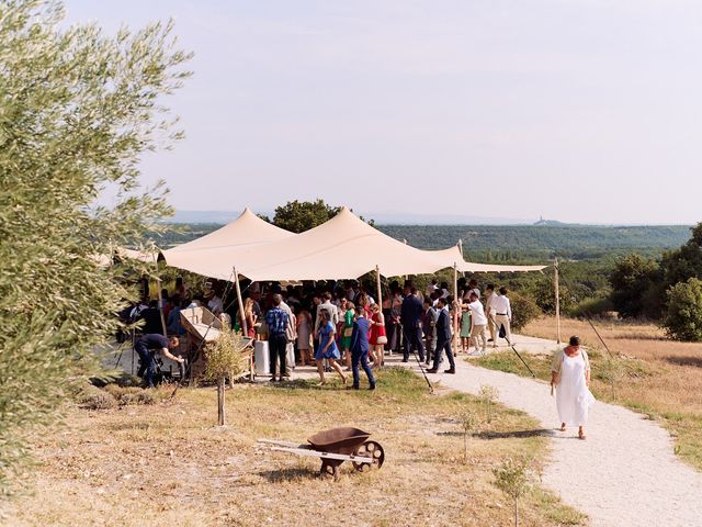 Le mariage de Olivia et Nizar à Grignan, Drôme 25