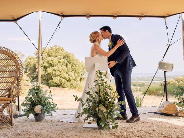 Le mariage de Olivia et Nizar à Grignan, Drôme 33