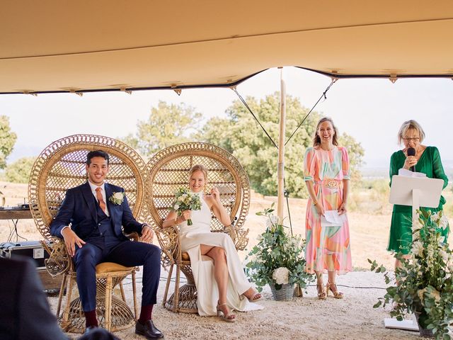 Le mariage de Olivia et Nizar à Grignan, Drôme 35