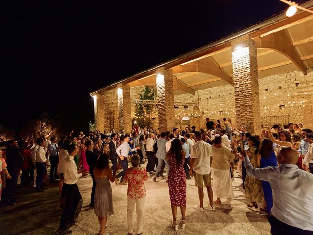 Le mariage de Olivia et Nizar à Grignan, Drôme 59