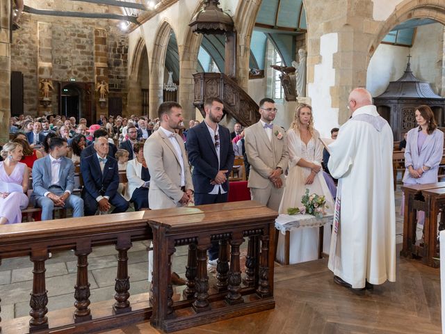 Le mariage de Baptiste et Klervia à Dirinon, Finistère 25