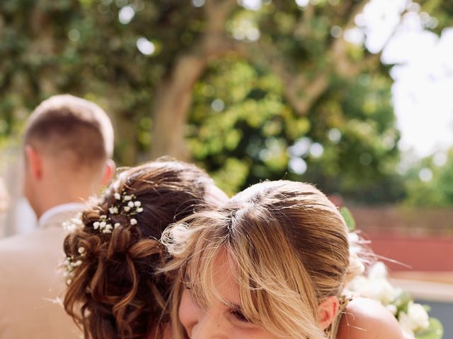 Le mariage de Léna et Cédric à Nyons, Drôme 32