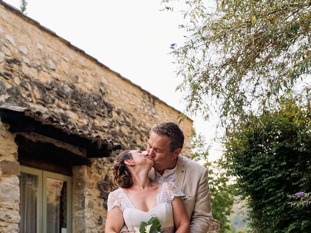 Le mariage de Léna et Cédric à Nyons, Drôme 44