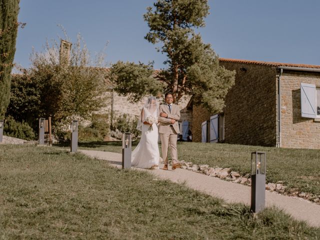 Le mariage de Zo. et Irina à Vesc, Drôme 29