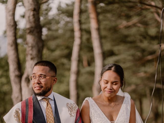 Le mariage de Zo. et Irina à Vesc, Drôme 37